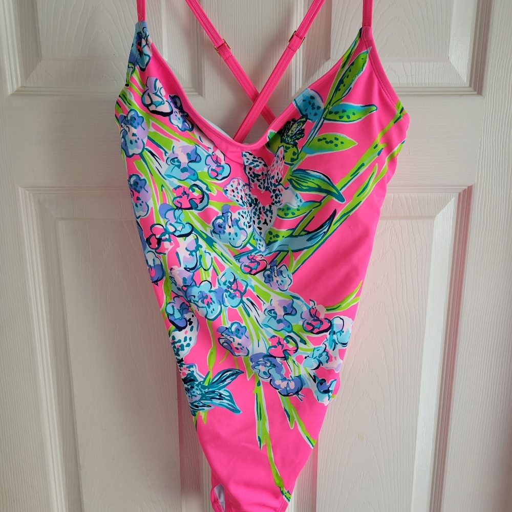 NWT Size 14 Spray This Way in Pink Tropics